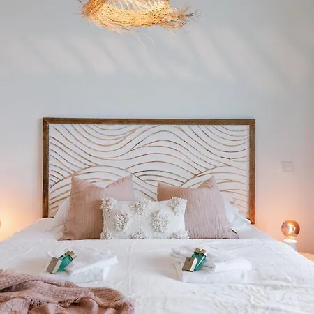 Huswell - Your Perfect Coastal Escape With Swimming Pool Lägenhet Oostende